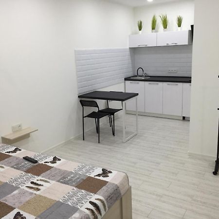 Small Underground Apartment At The Center Cherson Exterior foto